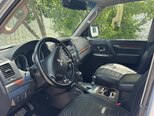 Mitsubishi Pajero-8