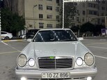 Mercedes E 240-1