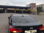 Hyundai Elantra-16