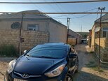 Hyundai Elantra-1