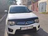 Mitsubishi L200-1