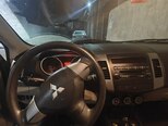 Mitsubishi Outlander-4