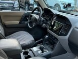 Mitsubishi Pajero-10