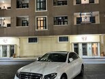Mercedes E 220 d-6