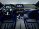 BMW 530e-12