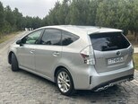 Toyota Prius V-2