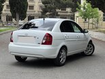 Hyundai Accent-11