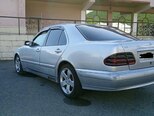 Mercedes E 270-3