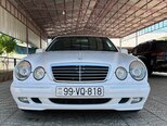 Mercedes E 320-1