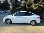 Hyundai Accent-4