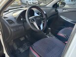 Hyundai Accent-12