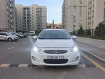 Hyundai Accent-1