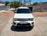 Mitsubishi L200-1