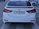 Hyundai Elantra-4