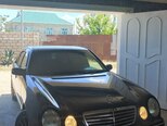 Mercedes E 240-1