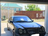 Mercedes E 240-4