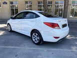 Hyundai Accent-11