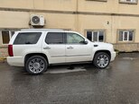 Cadillac Escalade-4