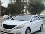 Hyundai Sonata-12