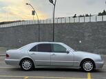 Mercedes E 240-4