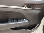 Hyundai Elantra-12