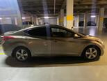 Hyundai Elantra-4