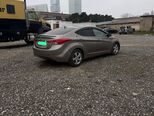 Hyundai Elantra-9