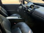 Toyota Prius-12