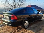 Opel Vectra-4