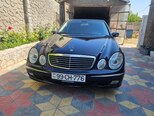 Mercedes E 220-1
