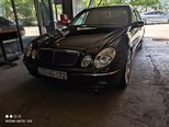 Mercedes E 320-1
