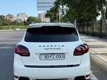 Porsche Cayenne Turbo S-16