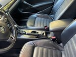 Volkswagen Passat-8