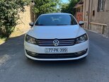 Volkswagen Passat-1