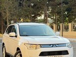 Mitsubishi Outlander-3