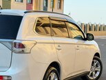 Mitsubishi Outlander-5