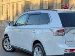 Mitsubishi Outlander-4