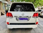 Toyota Land Cruiser-2