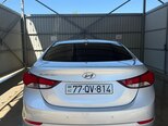 Hyundai Elantra-4