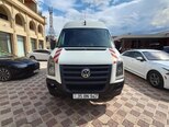 Volkswagen Crafter-1