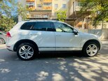 Volkswagen Touareg-3