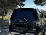 Mitsubishi Pajero-4