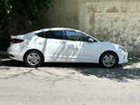 Hyundai Elantra-4