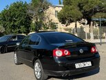 Volkswagen Passat-8