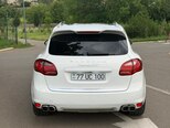 Porsche Cayenne GTS-4