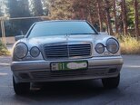 Mercedes E 220-1