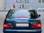 Mercedes E 220-10