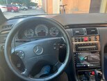 Mercedes E 220-11