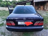 Mercedes E 240-4