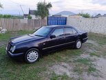 Mercedes E 240-11